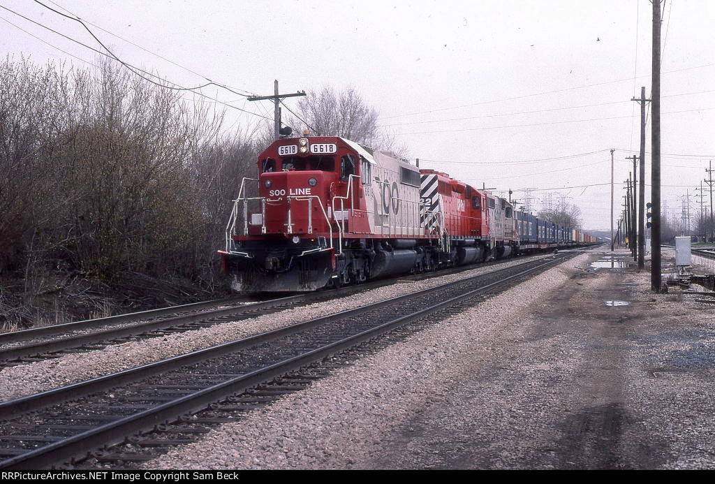 SOO 6618 and CP 5522 on #501